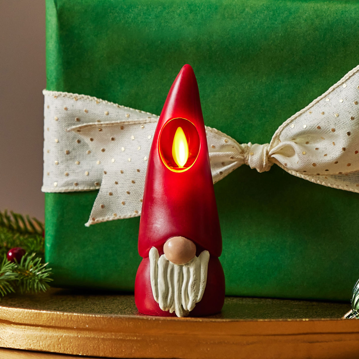 an image of Luminara's gnome candle