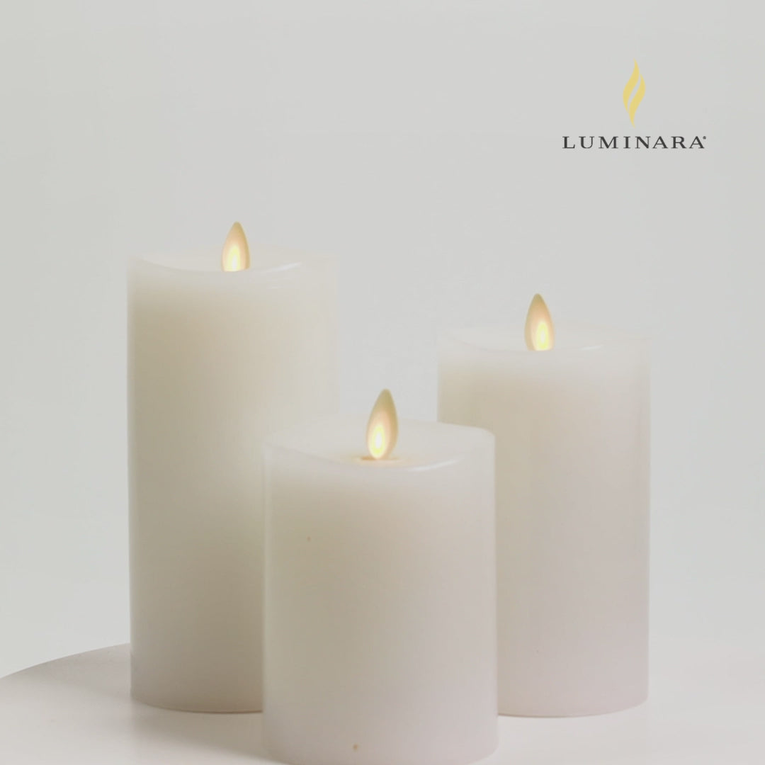 a video of Luminara's set of 3 flameless candles
