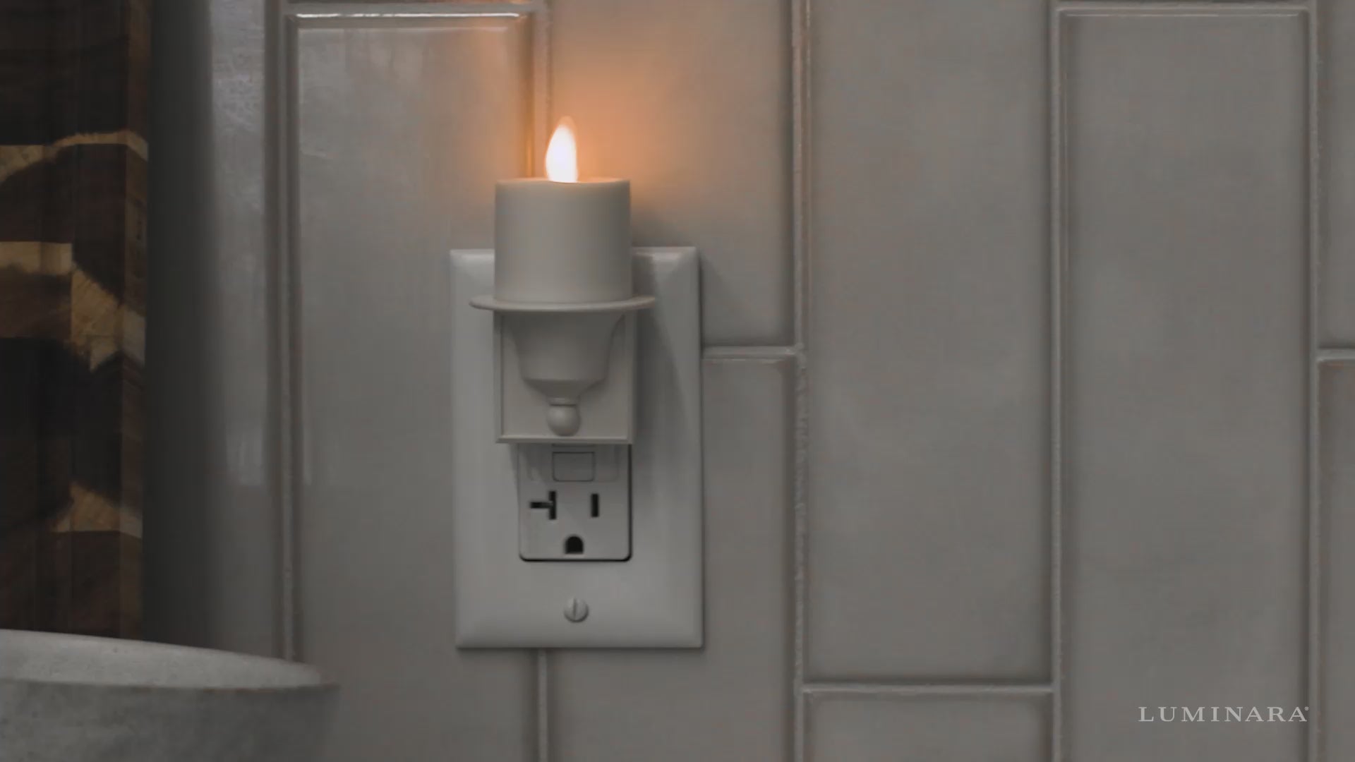 White Flameless Candle Nightlight – Luminara