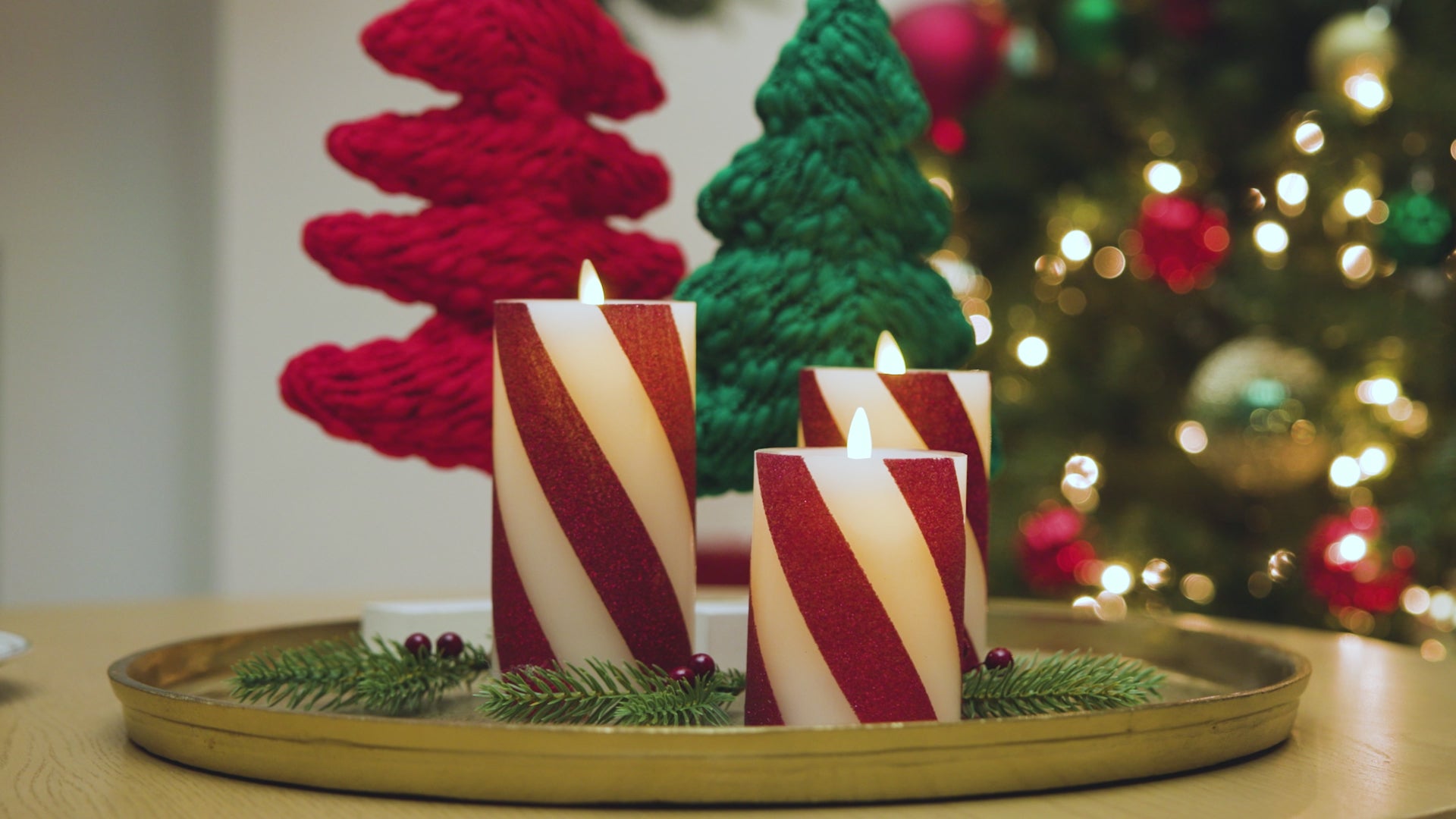 a video of Luminara's candy cane flameless candle