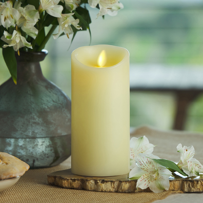 an image of Luminara's vanilla scented flameless candles